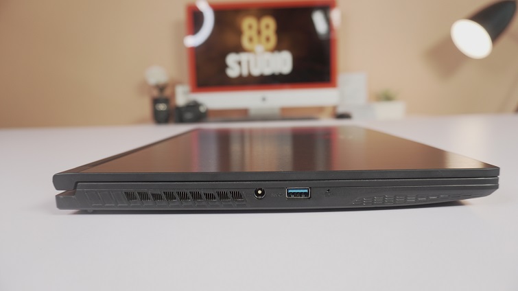 Cổng kết nối của GF63 9SC