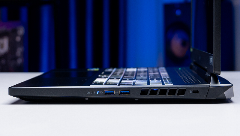 acer-nitro-16-phoenix-an16-51-525e