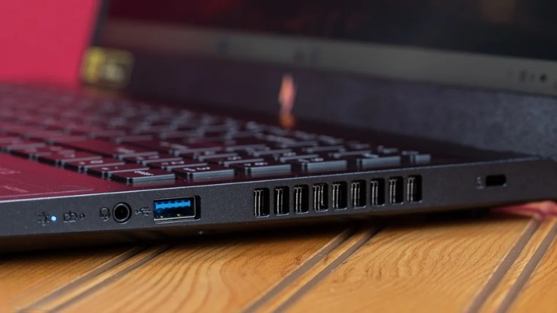 Acer Nitro V 15 ANV 15-51- 73B9 Acer Nitro V 15 ANV 15-51- 73B9