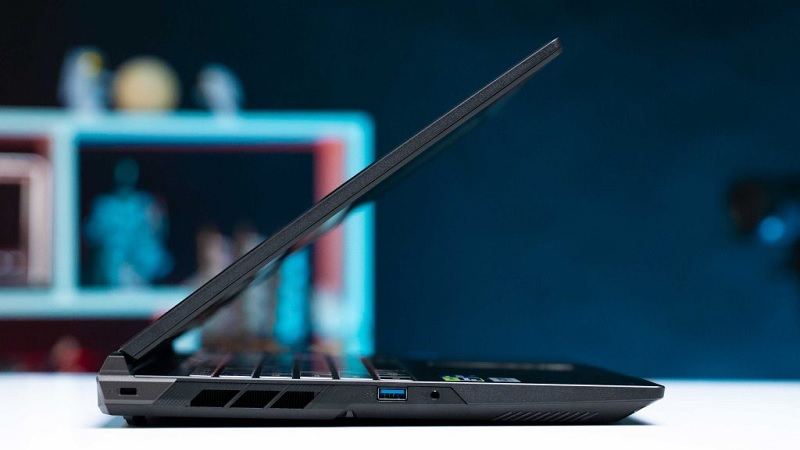 Cạnh trái laptop Acer Shadow Knight SH16-74-7W41 Cạnh trái laptop Acer Shadow Knight SH16-74-7W41