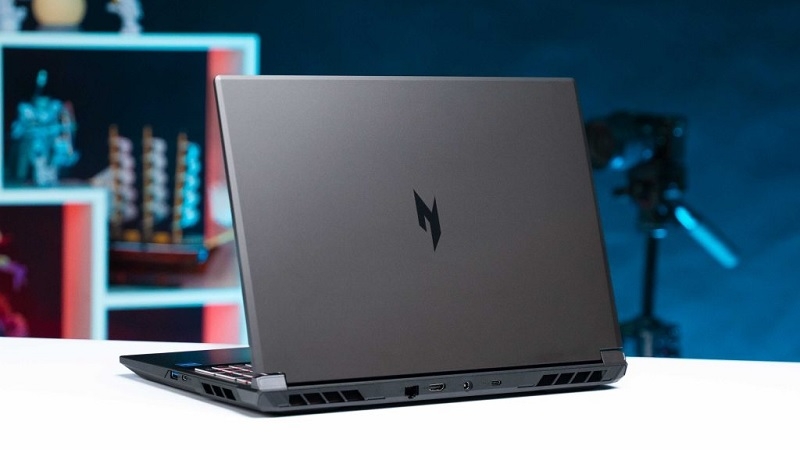 Thiết kế laptop Acer Shadow Knight SH16-74-7W41 Thiết kế laptop Acer Shadow Knight SH16-74-7W41