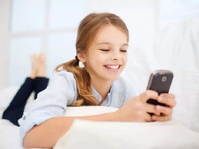 1. Ảnh hưởng của smartphone đến học tập, nghỉ ngơi của học sinh và giảm hiệu quả học tập.