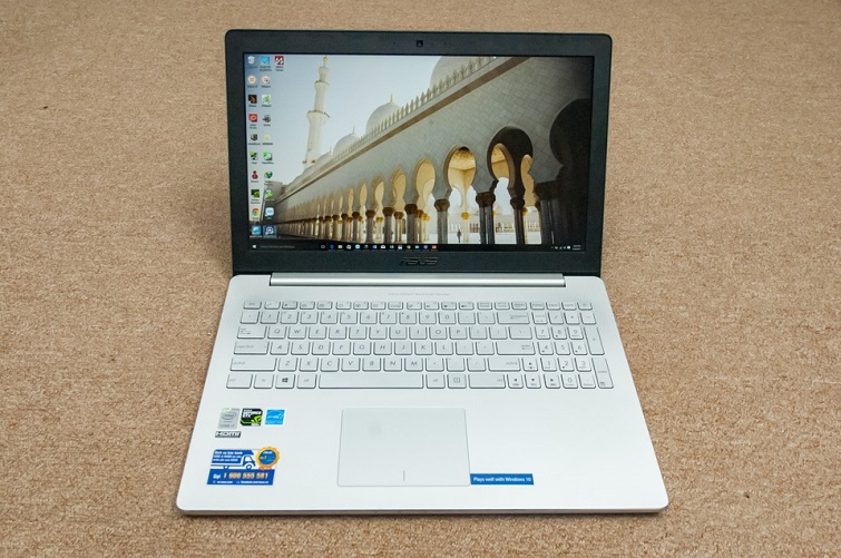 Màn hình 4K / UHD với mật độ điểm ảnh đáng kinh ngạc