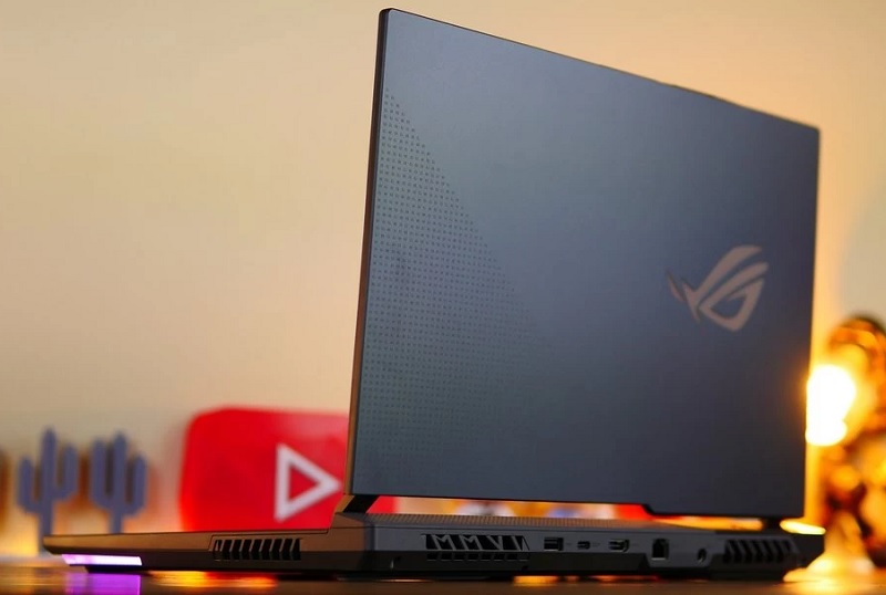 Asus ROG Strix G15 G513QR-ES96