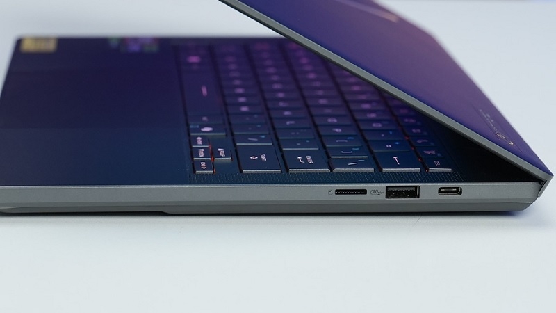 Asus ROG Zephyrus G14 GA403WM-QS051WS