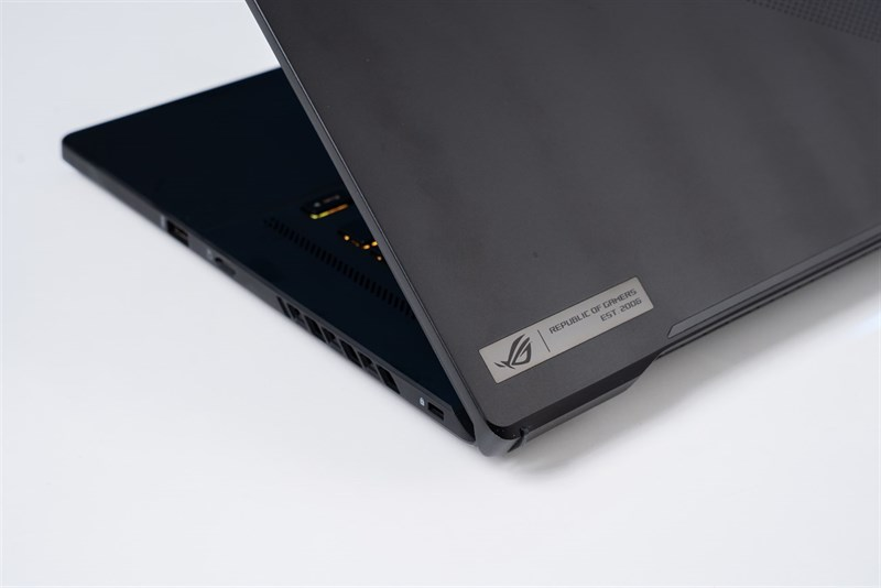 asus-rog-zephyrus-m16