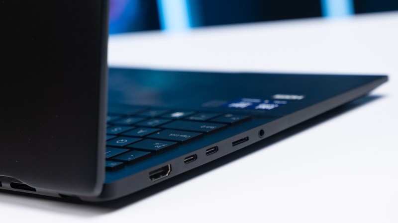 Laptop Asus Vivobook S 14 Q423SA-U5512 Laptop Asus Vivobook S 14 Q423SA-U5512