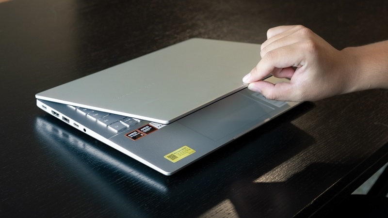 Asus Vivobook S14 M3407KA-SF034WS