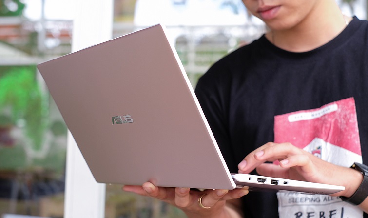 Asus S330UA EY042T
