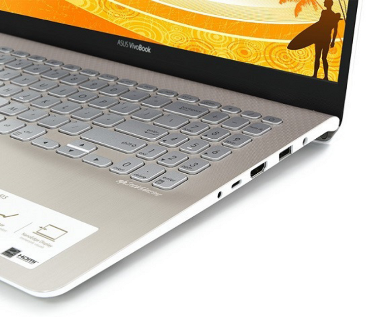 Cạnh phải của máy