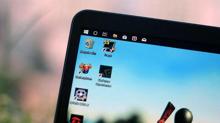 Với viền mỏng 8,1mm và tỷ lệ màn hình trên thân máy 75,4%