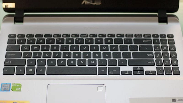 Asus X507UF được trang bị một bàn phím Full Size với các phím bấm lớn có layout được bố trí hợp lý