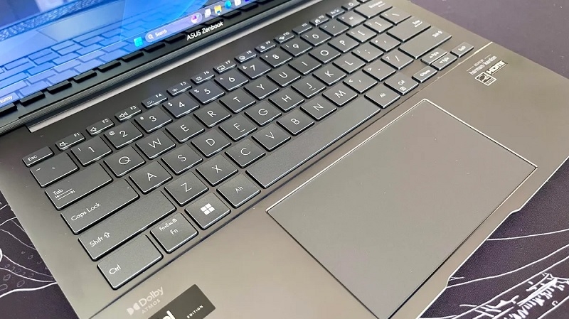 Asus Zenbook 14 Q425