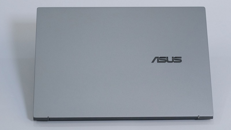 Asus Zenbook Q415MA