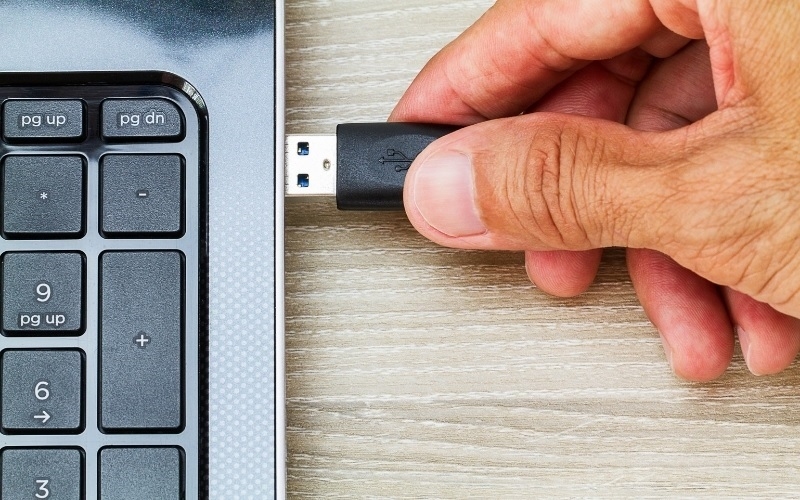 Tháo bỏ các thiết bị ngoại vi