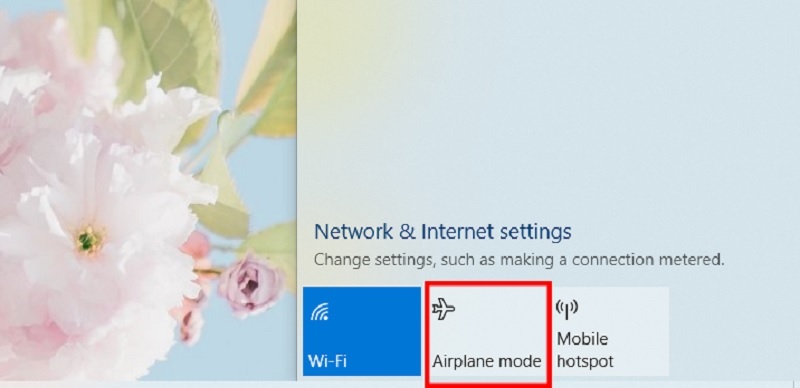 Nhấn vào mục Airplane mode