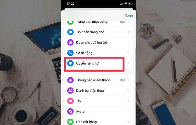 Chọn vào mục Quyền riêng tư