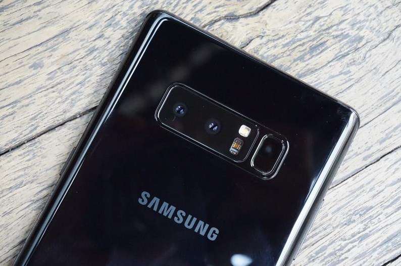 cách chụp ảnh xóa phông trên galaxy note 8