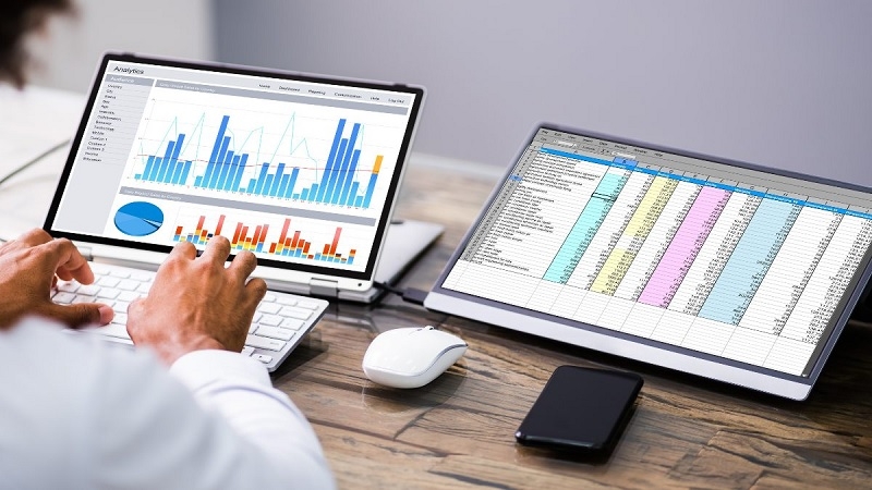 Giao diện Excel với một cột dữ liệu có nhiều giá trị trùng lặp, mũi tên chỉ sang kết quả sau khi lọc bằng hàm UNIQUE Giao diện Excel với một cột dữ liệu có nhiều giá trị trùng lặp, mũi tên chỉ sang kết quả sau khi lọc bằng hàm UNIQUE