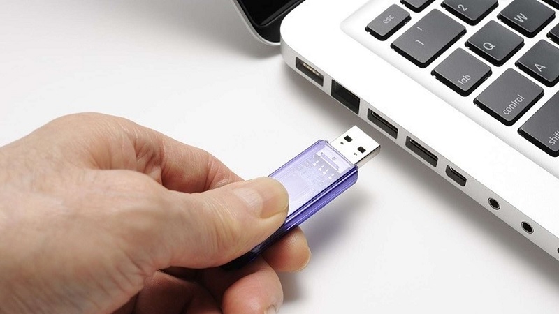 Kết nối USB hoặc ổ cứng ngoài vào MacBook Kết nối USB hoặc ổ cứng ngoài vào MacBook