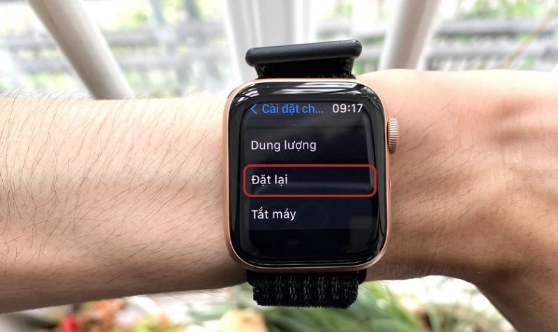Chọn vào mục Đặt lại