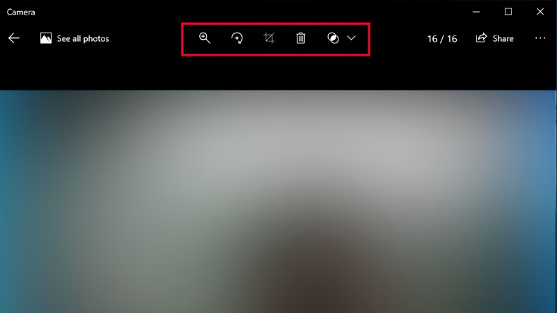 Xem lại ảnh đã chụp trong ứng dụng Camera trên laptop bước 2