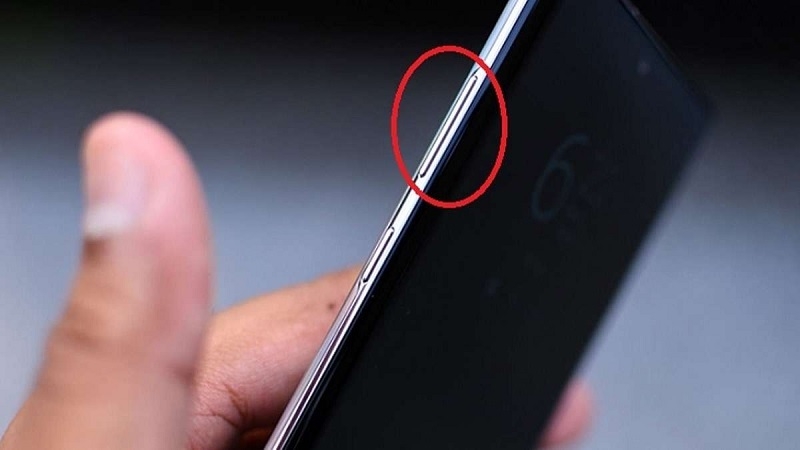 Nguyên nhân khiến nút nguồn điện thoại bị hư là gì?