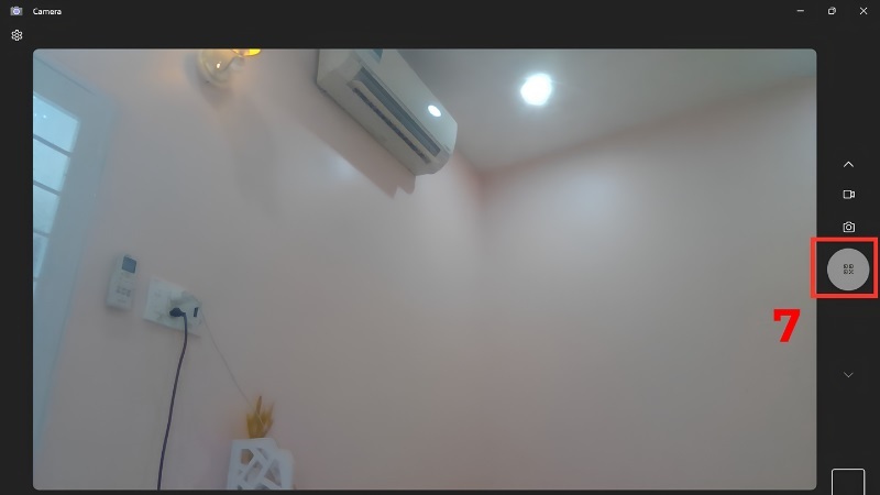 Nhấn vào biểu tượng mã vạch/QR