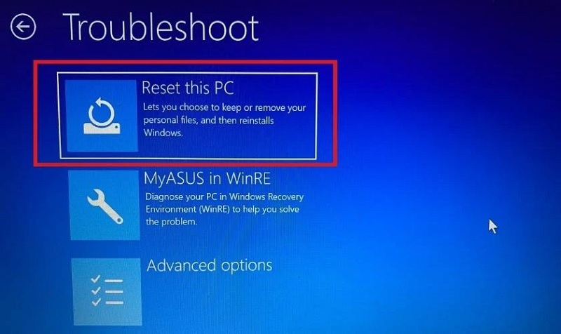 Chọn Reset this PC