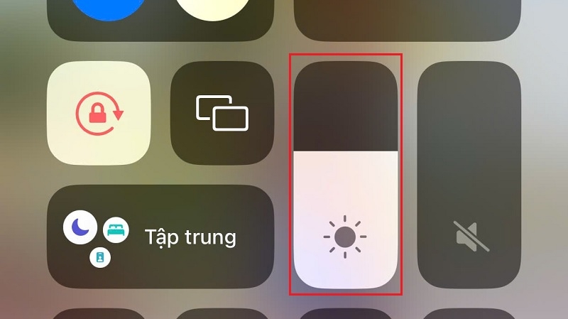 Cách tắt chế độ tự tăng giảm độ sáng màn hình iPhone