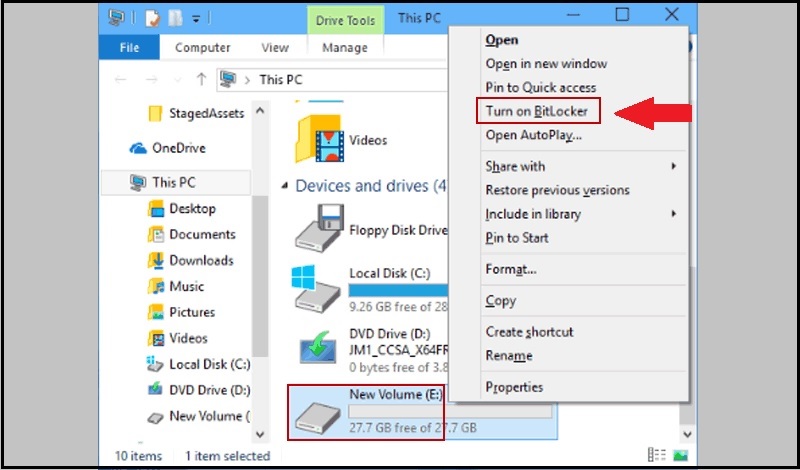Nhấn chuột phải => Chọn Turn on BitLocker