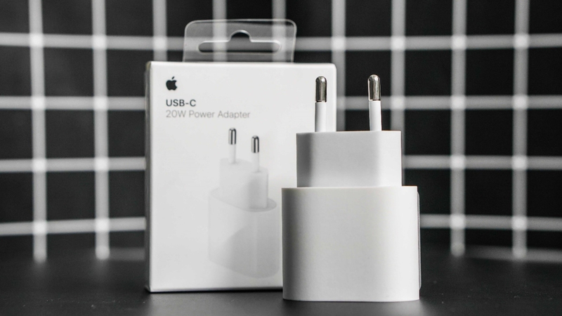 Cáp và cổng cắm iPhone 16