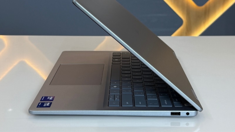 Dell 14 Plus 2-in-1 2025 LDB04255