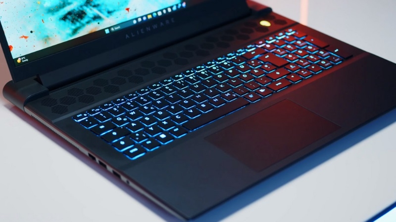 Laptop Dell Alienware M18 R1 Laptop Dell Alienware M18 R1