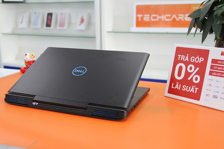 Cạnh trái của máy