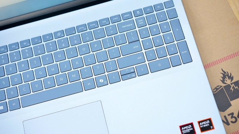 Dell Inspiron 16 5645 2024