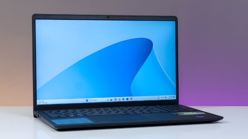 Laptop Dell Inspiron 3530