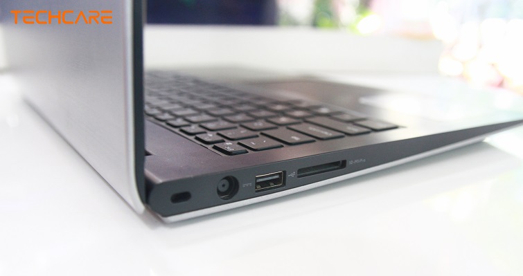 Cạnh trái của máy