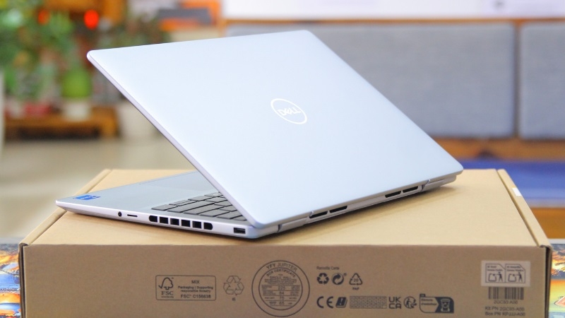 Dell Inspiron 7440 Plus 2024