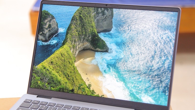 Laptop Dell Inspiron 7440 Plus 2024