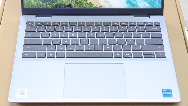 Dell Inspiron 7440 Plus 2024