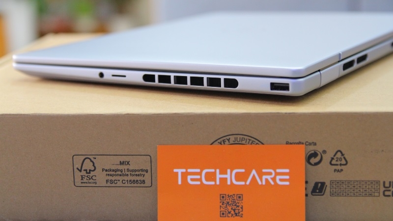 Dell Inspiron 7440 Plus 2024