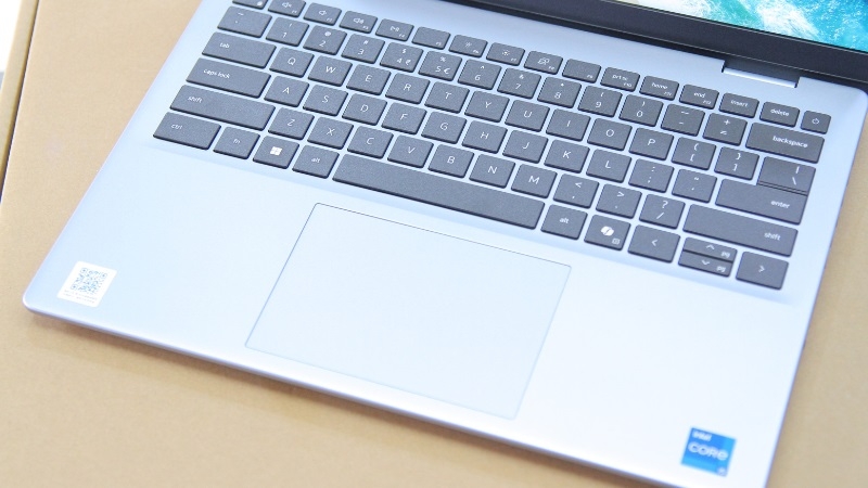 Laptop Dell Inspiron 7440 Plus 2024