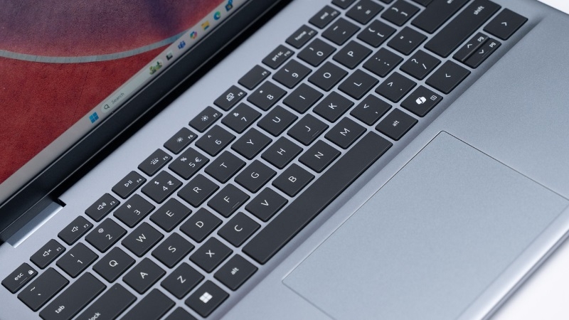 Dell Inspiron 7440 Plus R3808L 2024