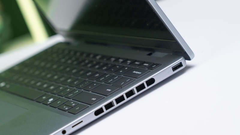 Dell Inspiron 7440 Plus R3808L 2024