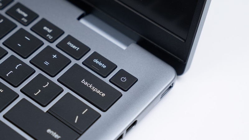 Dell Inspiron 7440 Plus R3808L 2024 - Laptop Hiệu Năng Vượt Trội Cho Công Việc và Giải Trí