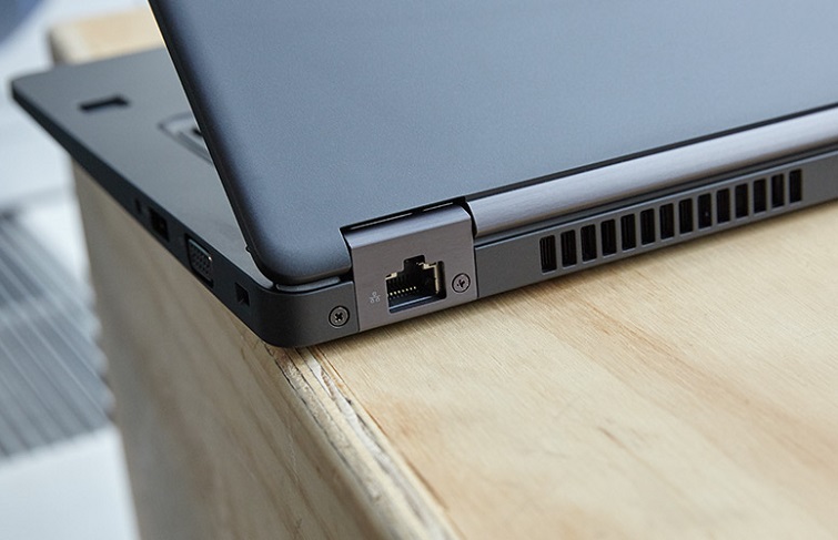 Cạnh trái của máy