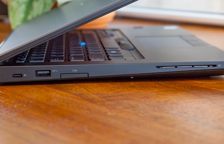 Cạnh trái của máy