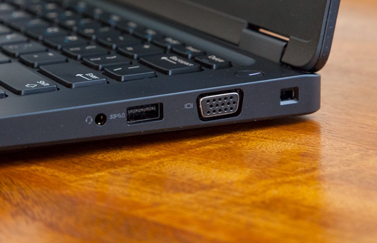 Cạnh phải của máy