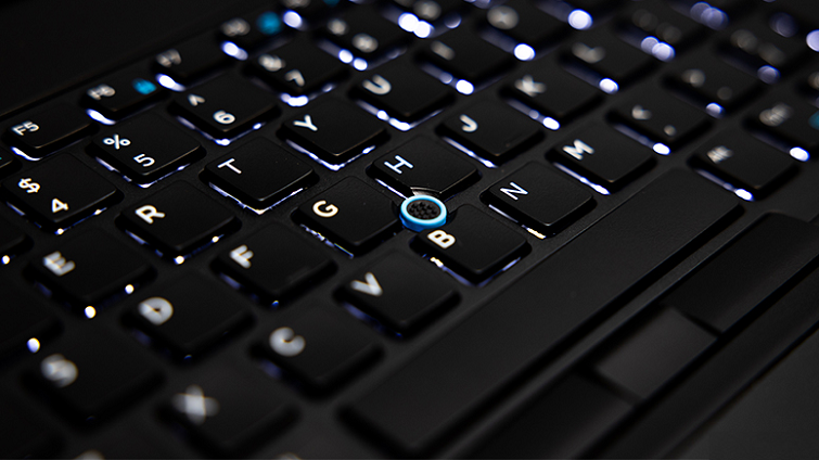 Track-point cảm giác tay thật hơn và chính xách hơn